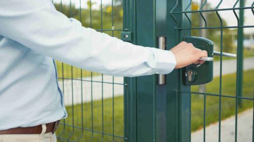 The Advantages of Upgrading to an Automatic Gate System